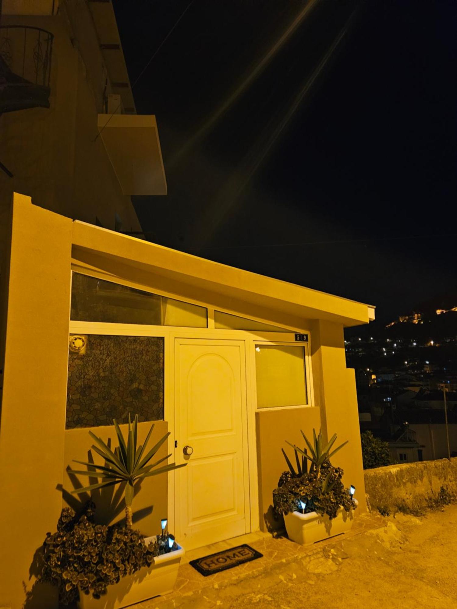 Με Θέα Το Κάστρο Lägenhet Nafpaktos Exteriör bild